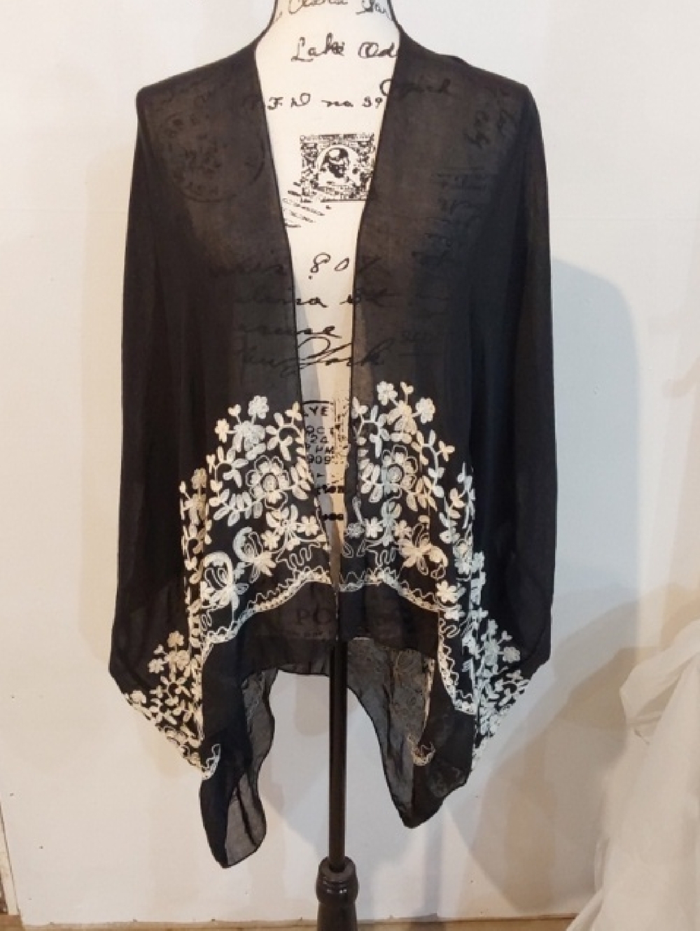 Black Sheer Embroidered Kimono with White Floral Detail Flowy Lightweight Sz.OS